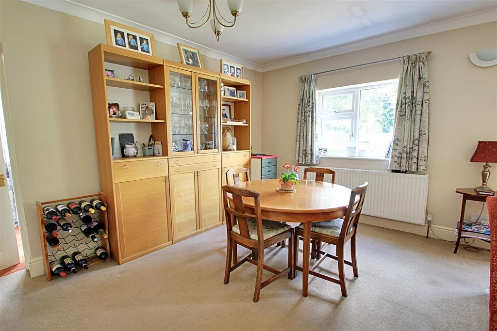 Property photo 3 of 19 Dining Room.Jpg