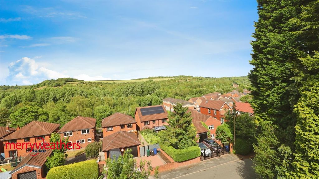 Property photo 3 of 26