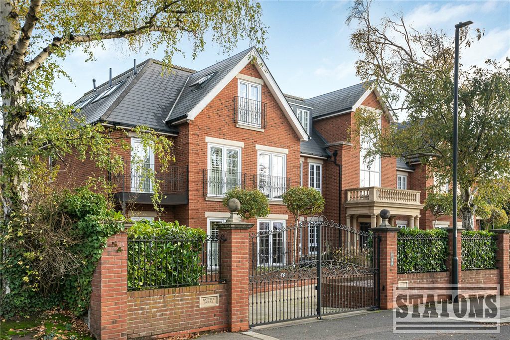 Property photo 1 of 19 Picture No. 03