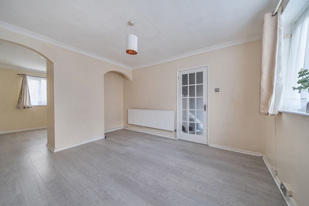 Property photo 2 of 11 Reception