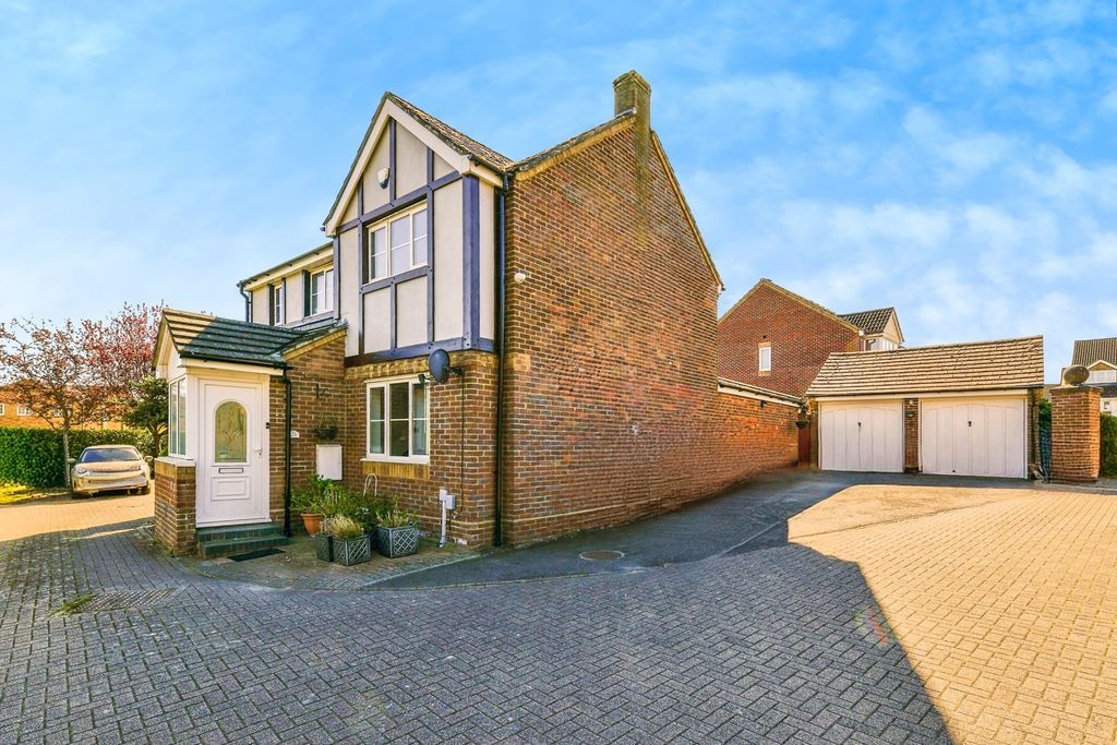 Property photo 1 of 18 Front