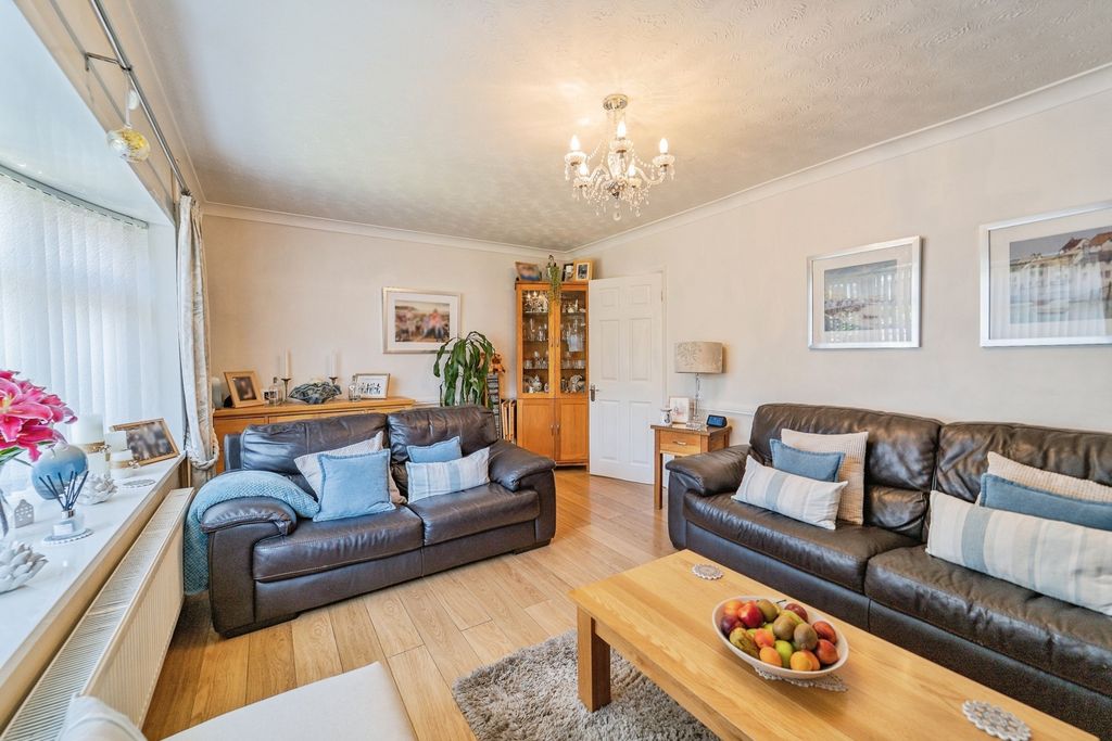 Property photo 3 of 20 Pbox-Img.Jpg