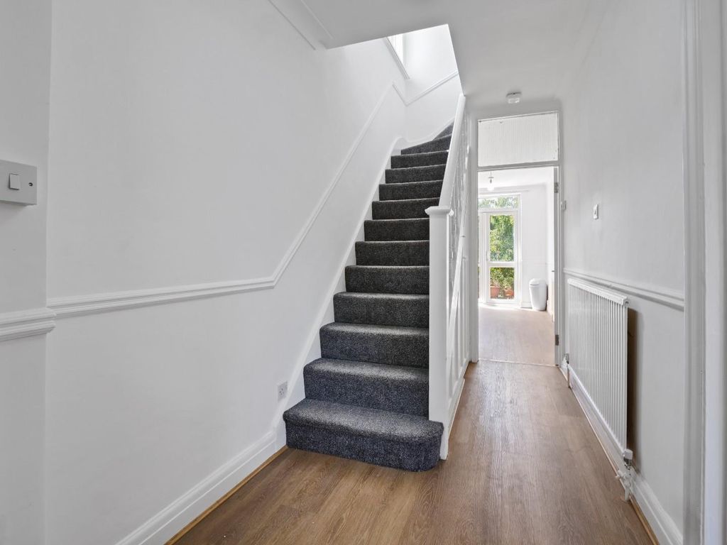 Property photo 3 of 7 4Fd502E3-Bcb8-41ee-8De0-F94A53E24F9Aosroo - 42 Sou