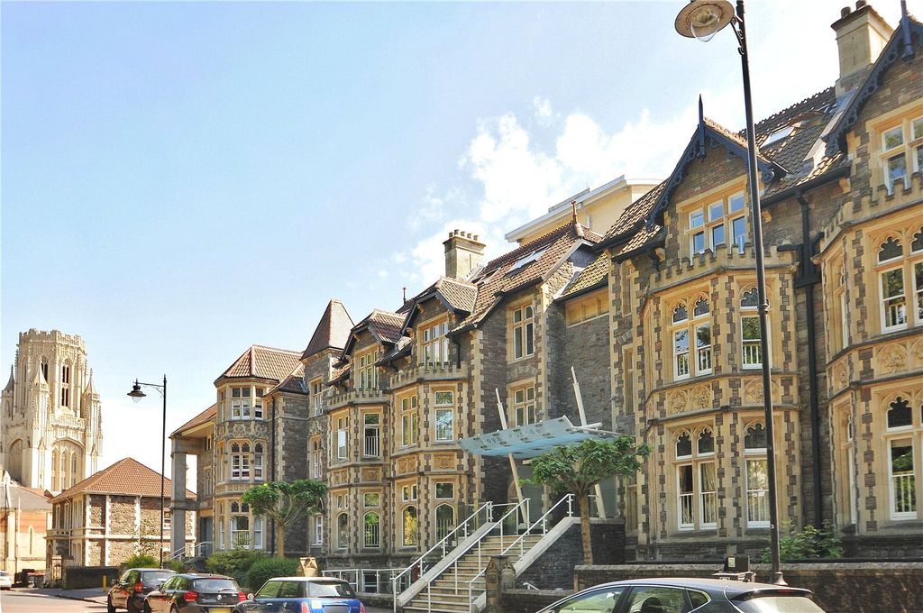 Property photo 3 of 10 Picture No. 13