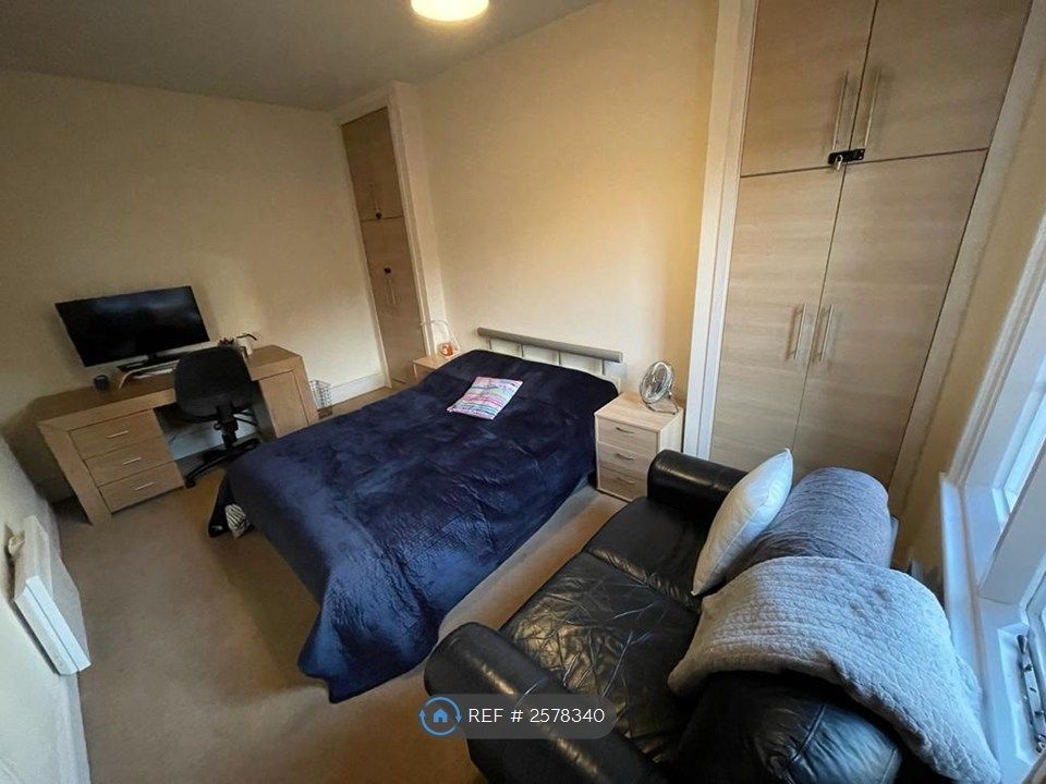 Property photo 2 of 10 Bedroom