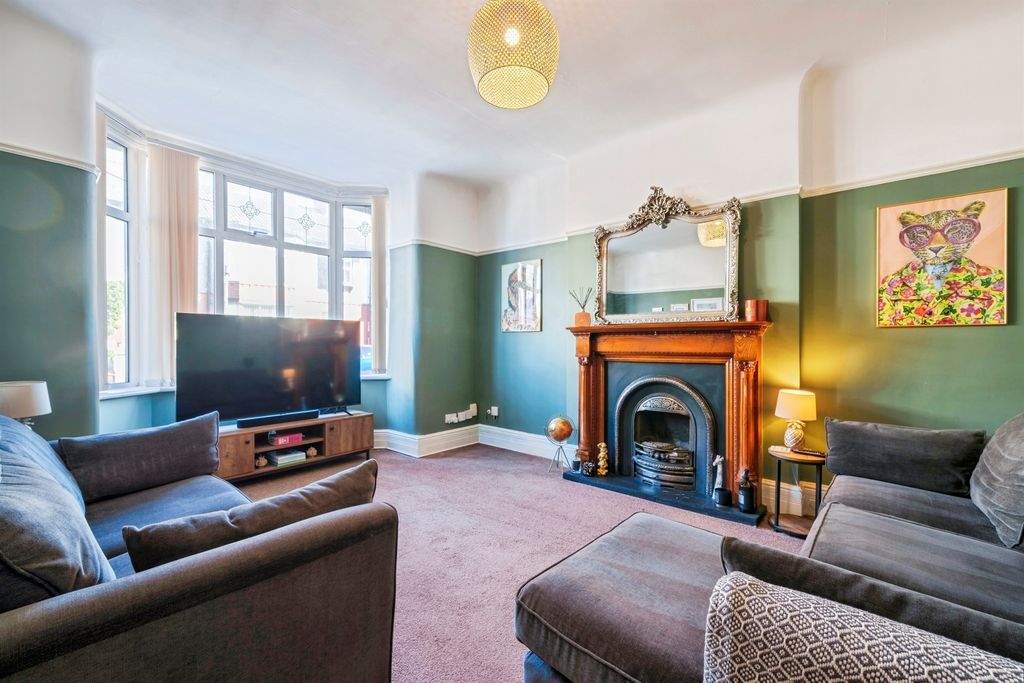 Property photo 2 of 17