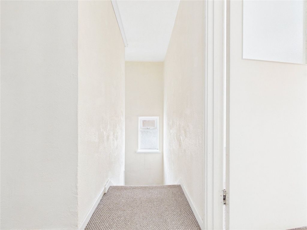 Property photo 1 of 11 Picture No. 12