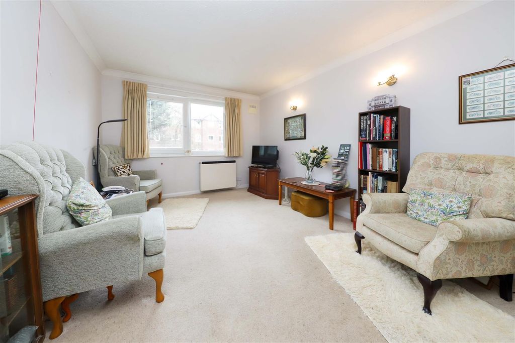 Property photo 2 of 10
