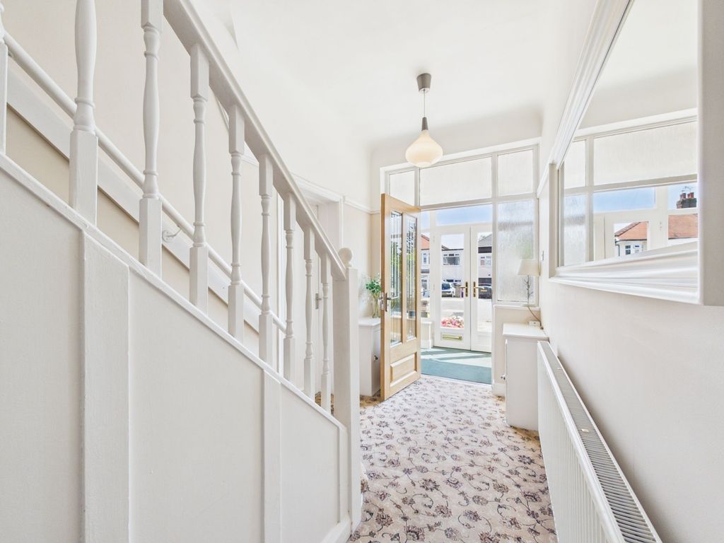 Property photo 2 of 40