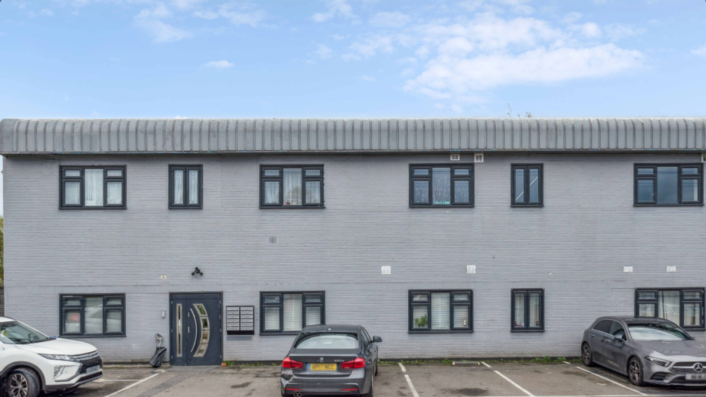 Property photo 1 of 8