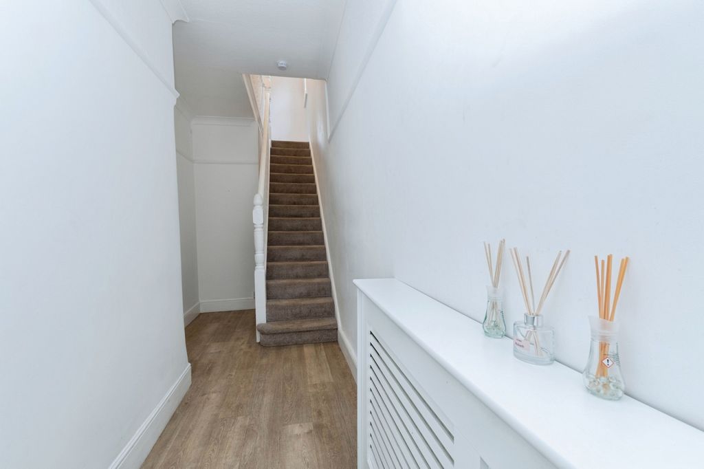 Property photo 2 of 17 Pbox-Img.Jpg