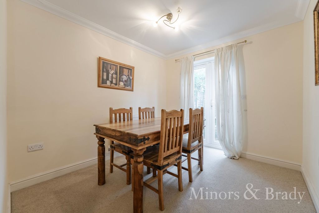 Property photo 3 of 21