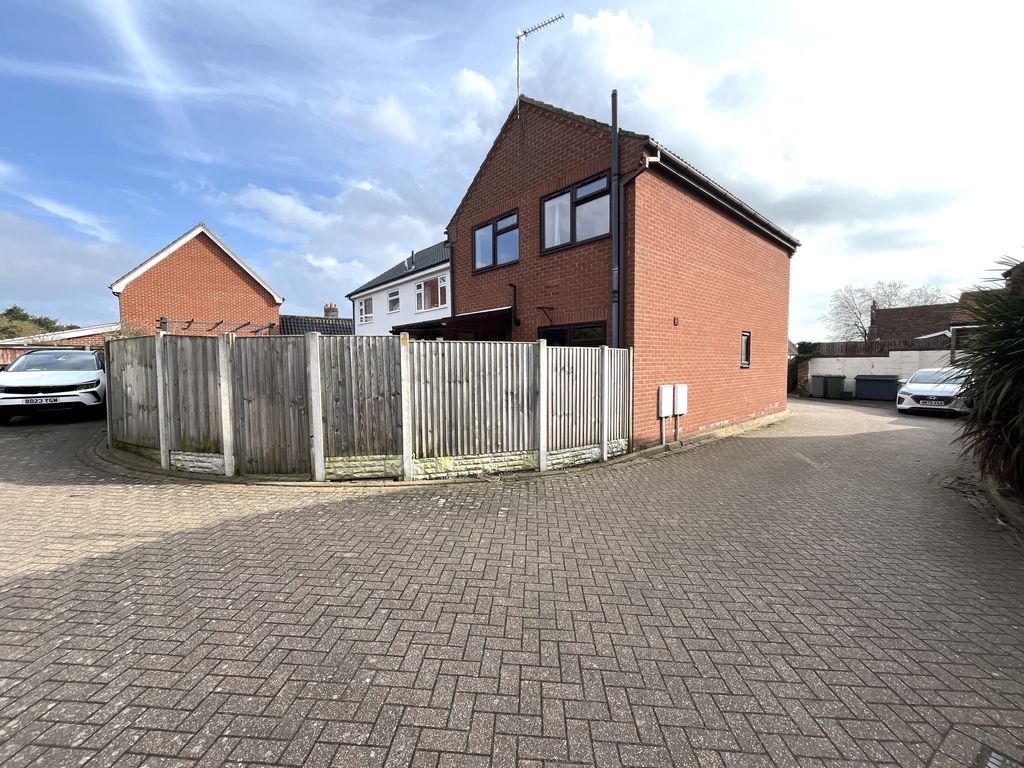 Property photo 2 of 7