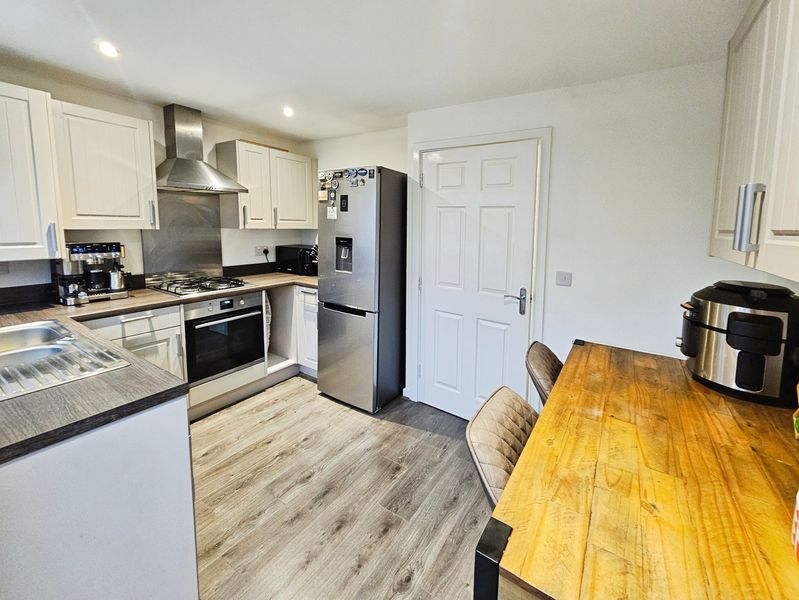 Property photo 3 of 11 Photo 7