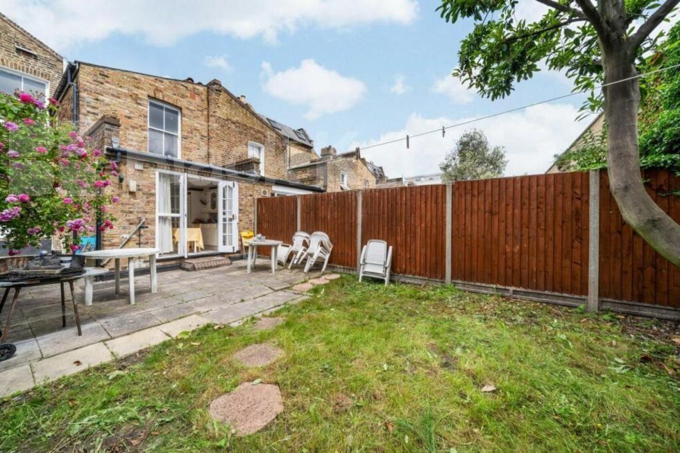 Property photo 1 of 11