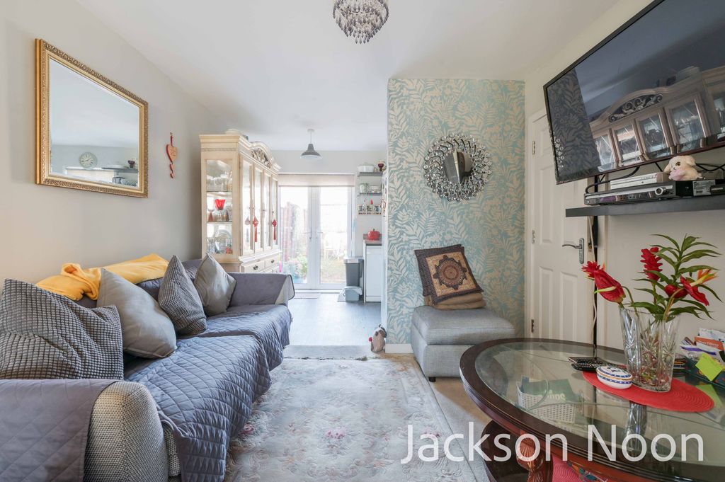 Property photo 2 of 17