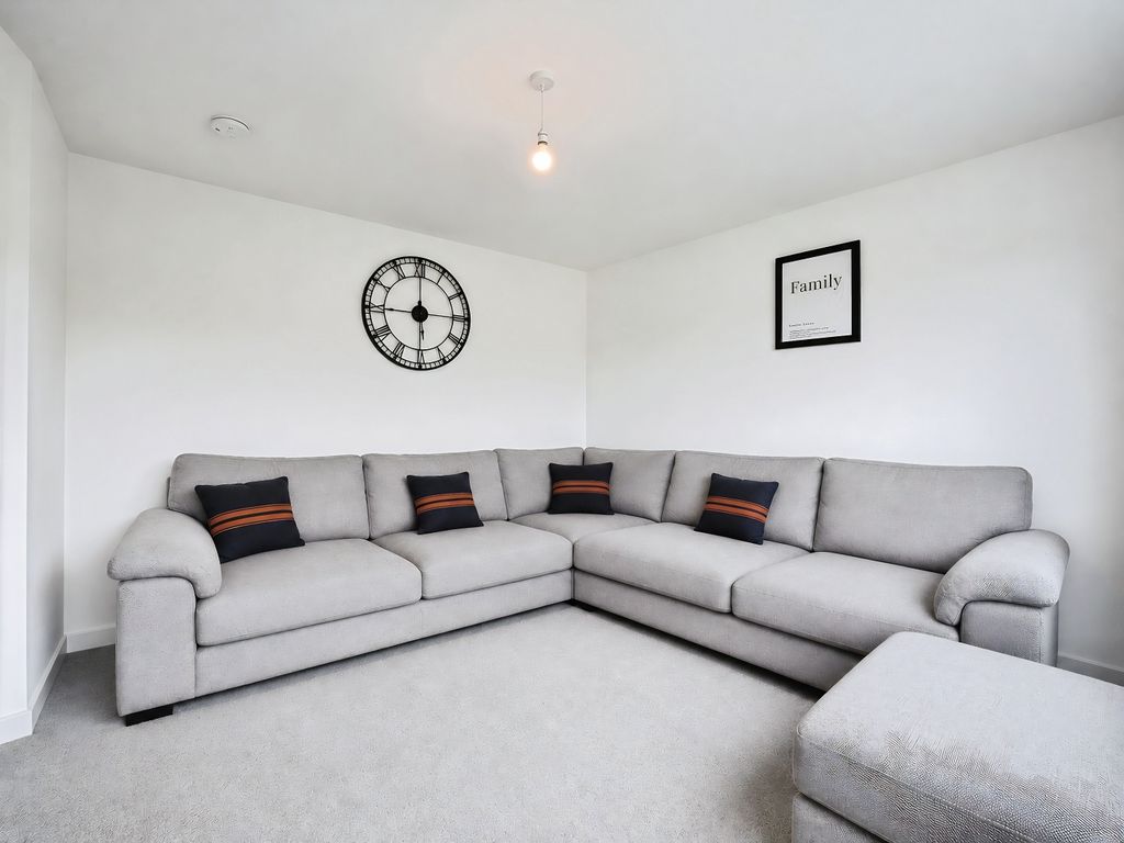 Property photo 1 of 15 Lounge