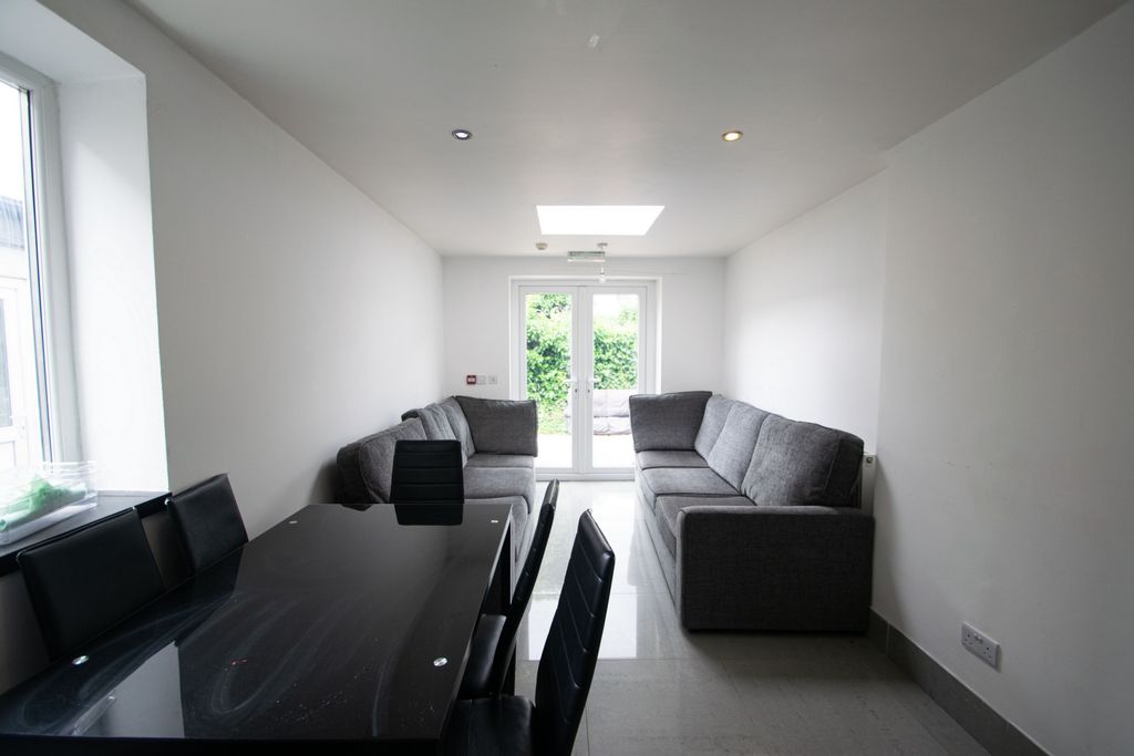 Property photo 1 of 15 Photo 2