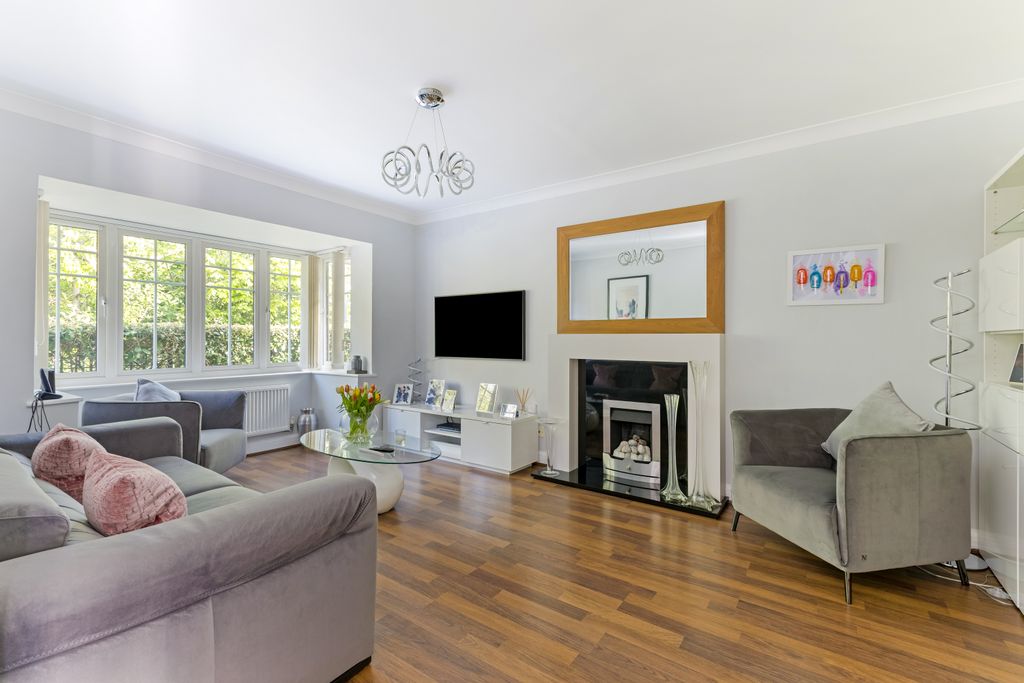 Property photo 2 of 18