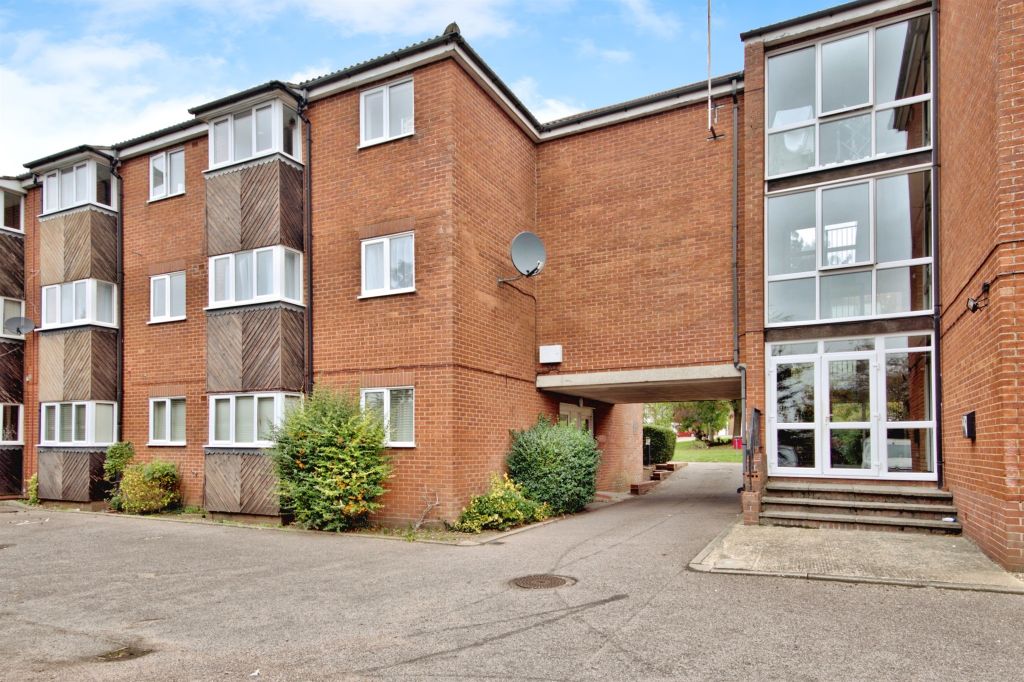 Property photo 1 of 17