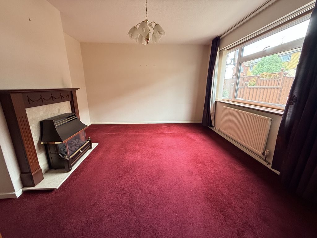 Property photo 3 of 16 Lounge