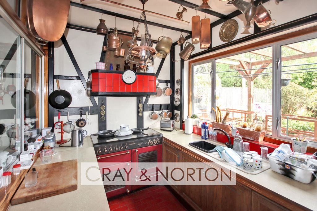 Property photo 3 of 8 Photo 4