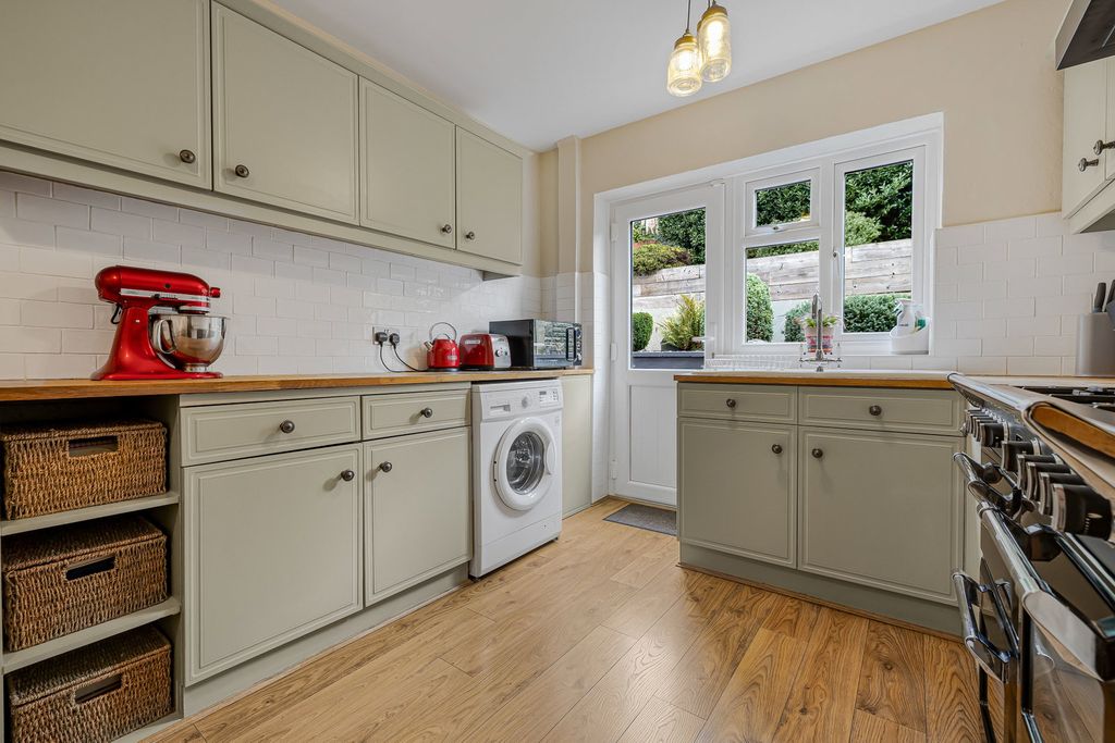 Property photo 3 of 48