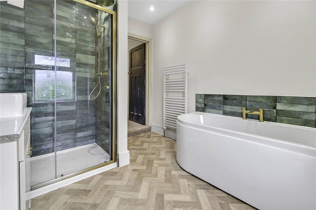 Property photo 2 of 17 Picture No. 15