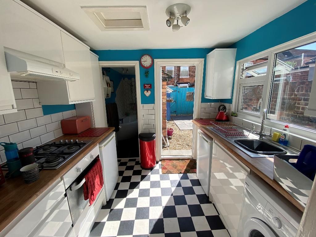 Property photo 2 of 12 Kitchen