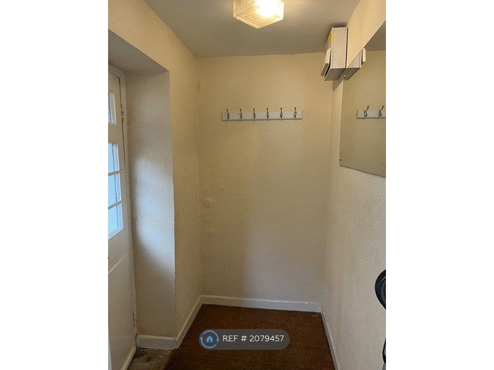 Property photo 3 of 21 Hallway