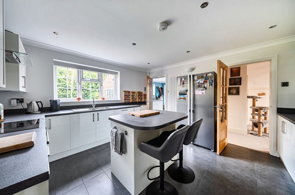 Property photo 3 of 38 1419190-22-69A573E92B1E5