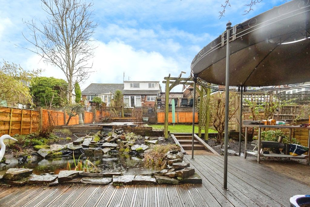 Property photo 2 of 25 Garden