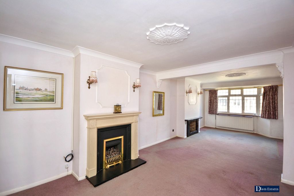 Property photo 2 of 20