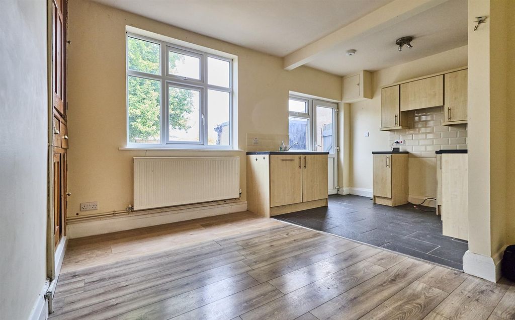Property photo 2 of 12 New Road Bb 9.Jpg