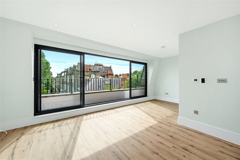 Property photo 1 of 17 Picture No. 07