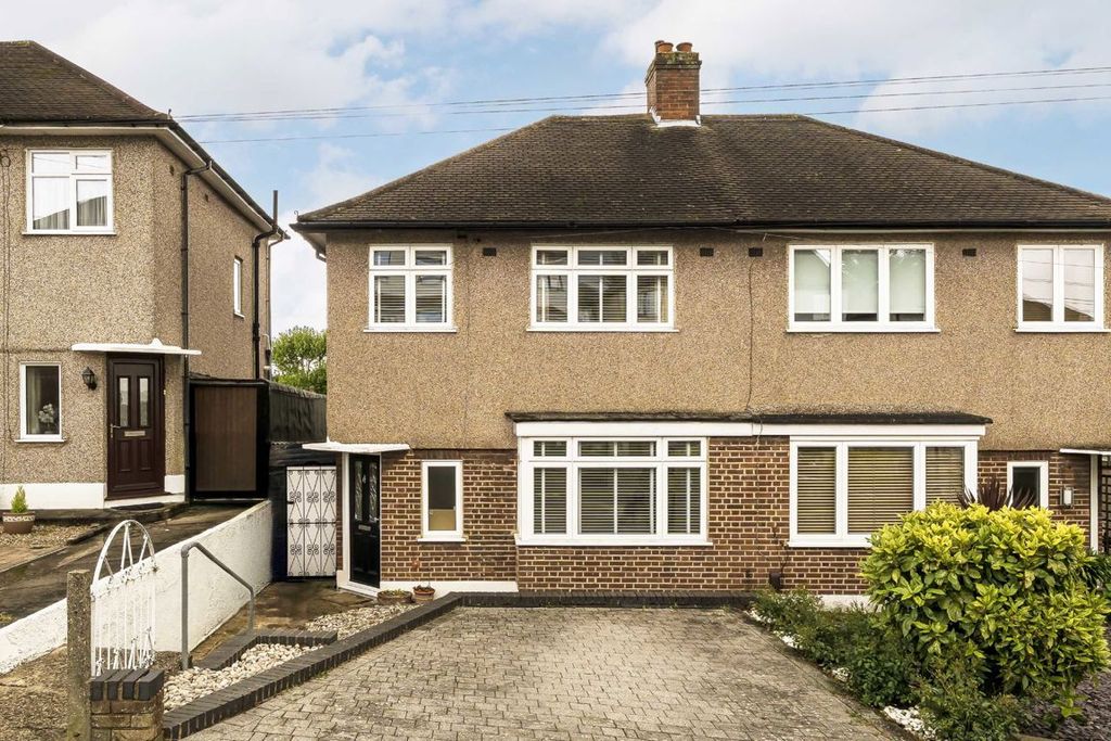 Property photo 1 of 8