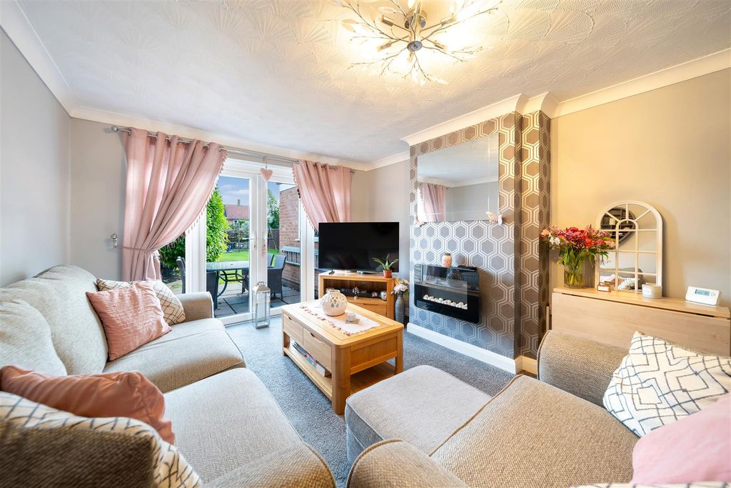 Property photo 3 of 15 Kestrel Road-28.Jpg