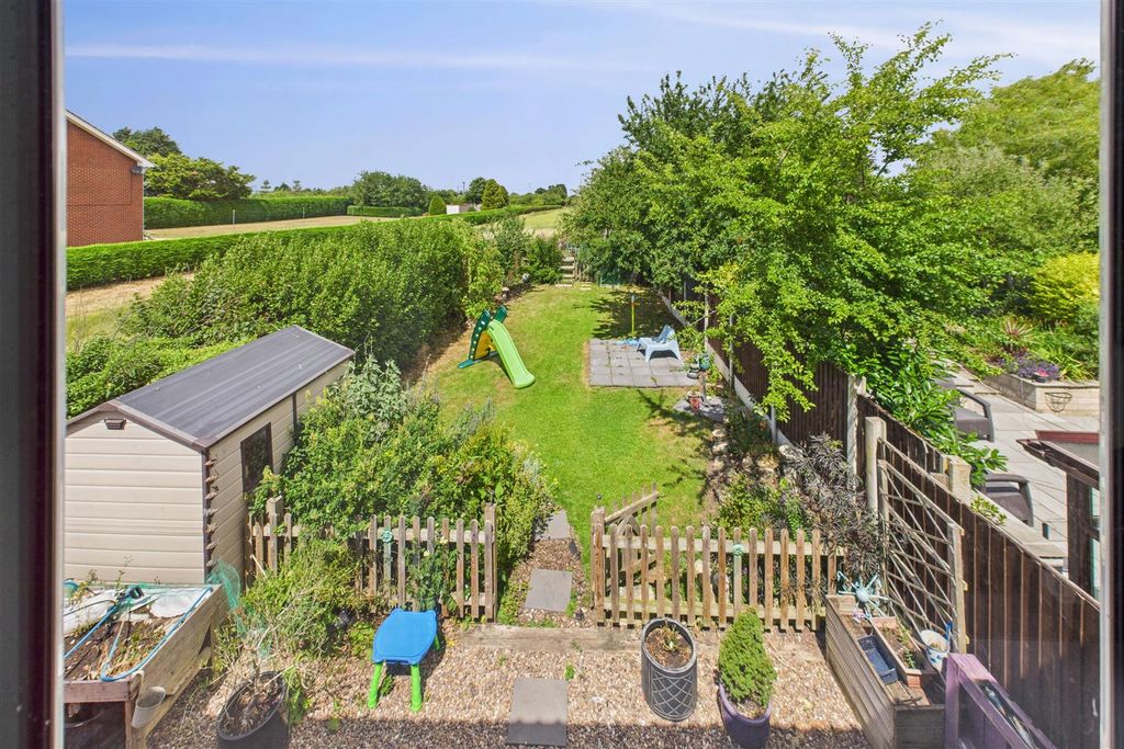 Property photo 3 of 17 Cam04235G0-Pr0067-Still015.Jpg
