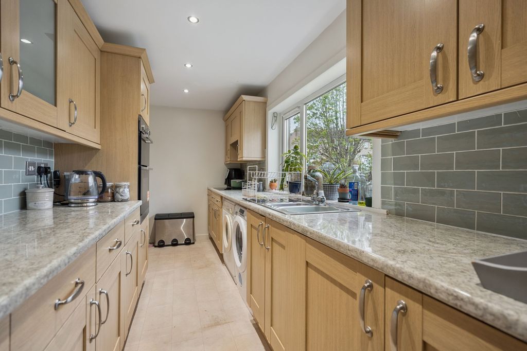 Additional image 6 of 2 bed flat for saleSt. Valery Drive, Stirling FK7