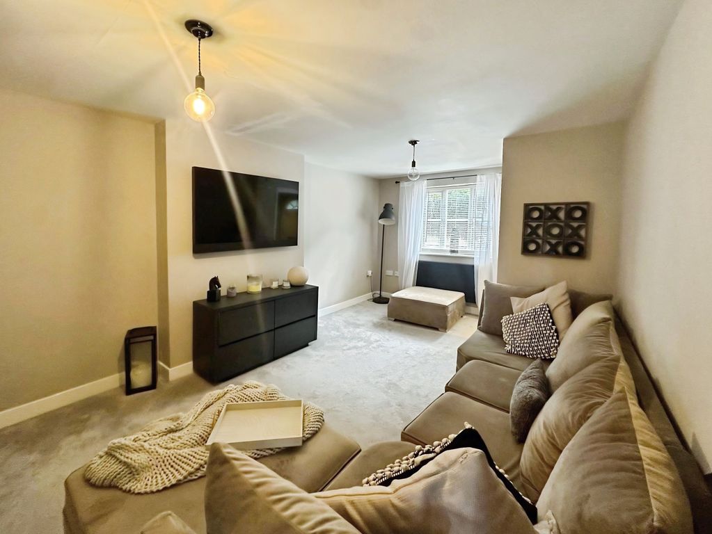 Property photo 3 of 14 A286Cffd-Whatsapp 20Image 202025-09-01 20At 2014.3