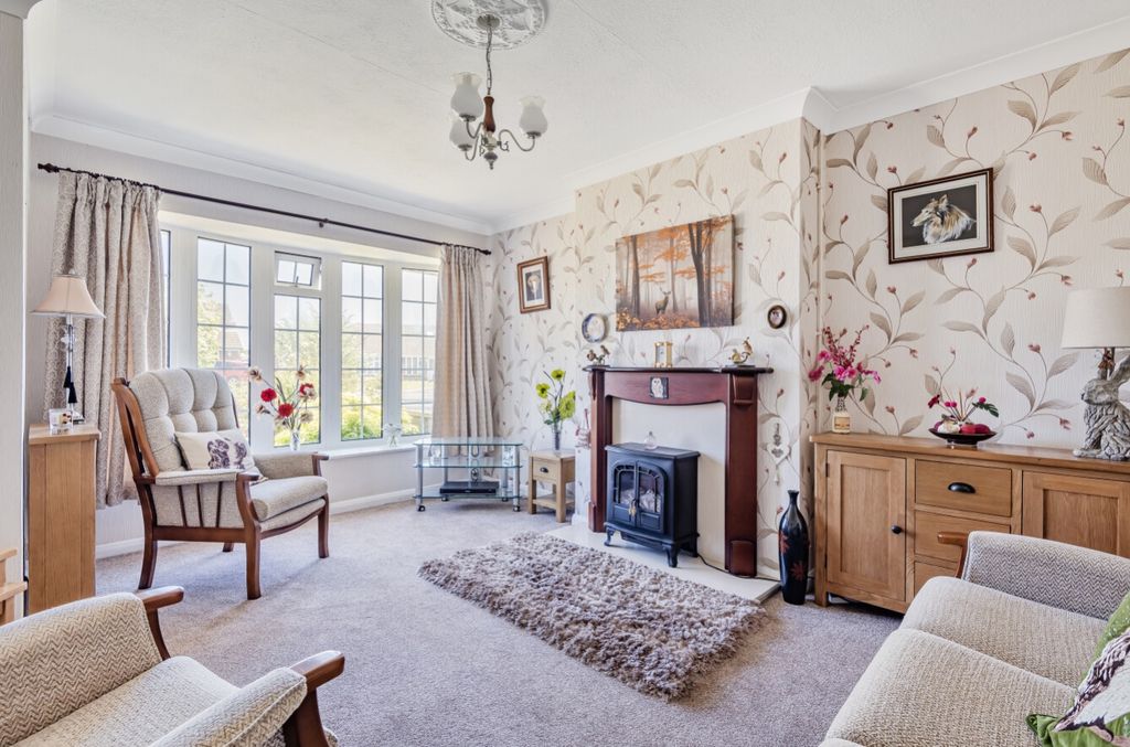 Property photo 2 of 10 1318639-6-6871560Aeb104