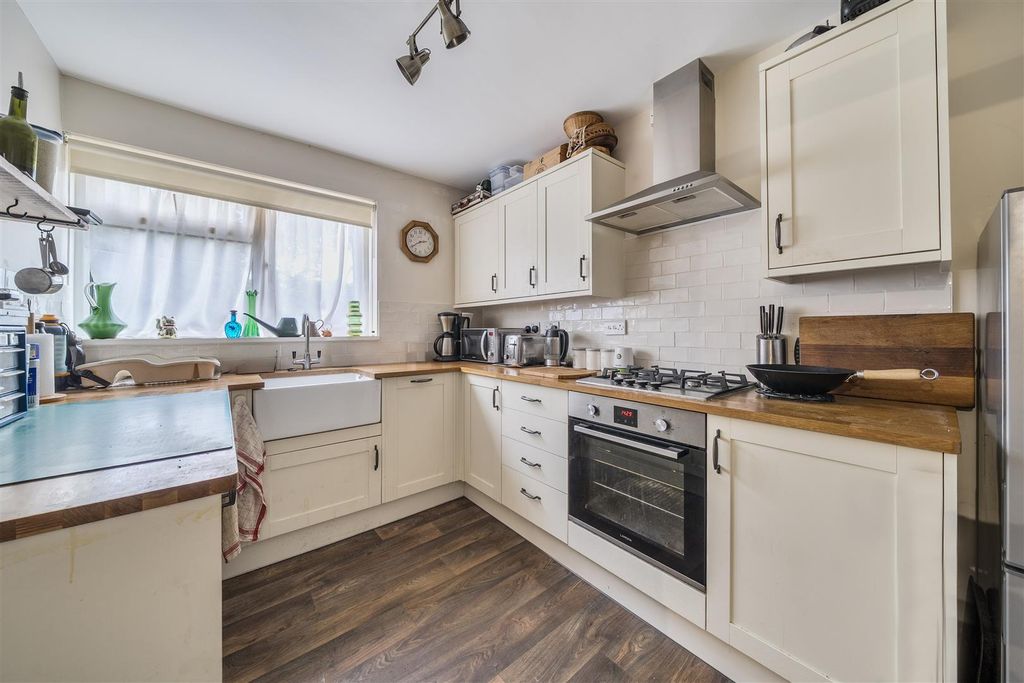 Property photo 2 of 13 Kitchen