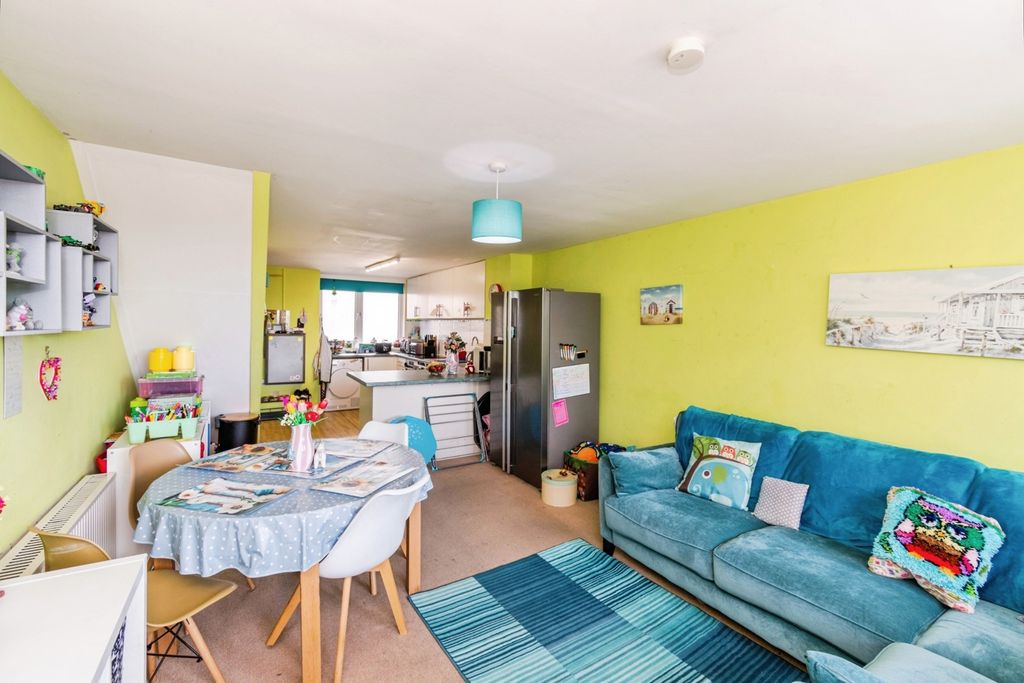 Property photo 2 of 11 Pbox-Img.Jpg