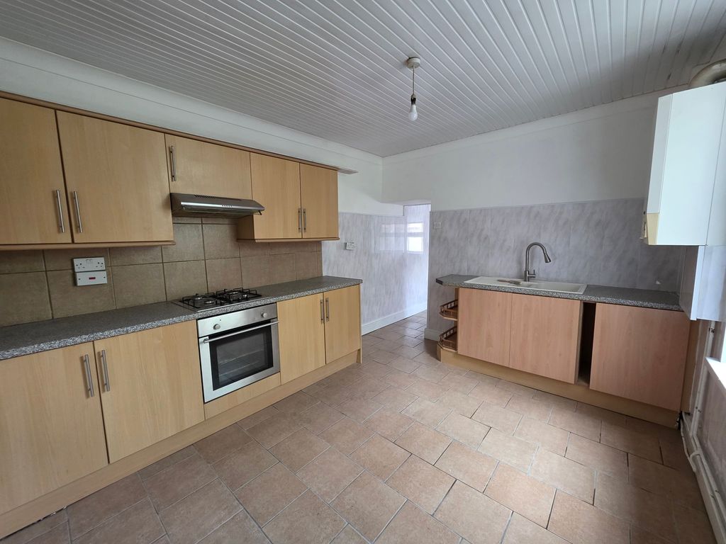 Property photo 2 of 13 Kitchen