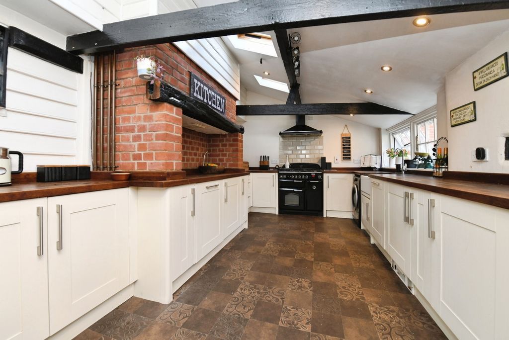 Property photo 3 of 17 Pbox-Img.Jpg