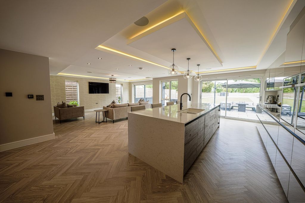 Property photo 3 of 30 Open Plan Kitchen
