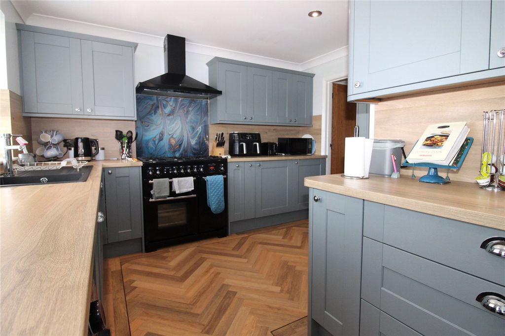 Property photo 3 of 20 Picture No. 06