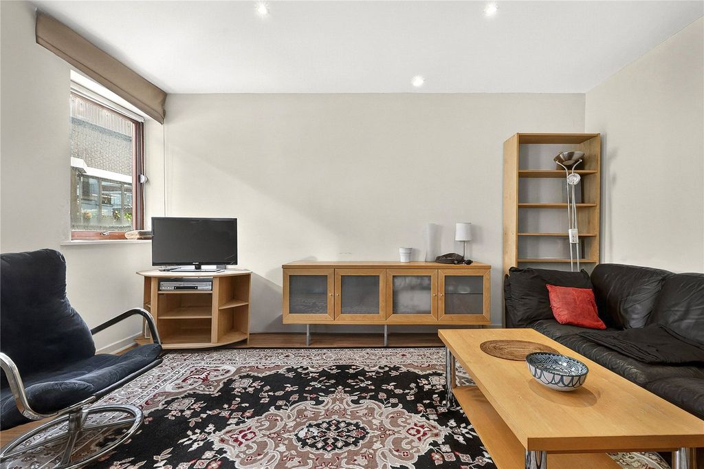 Property photo 3 of 7 Picture No. 06