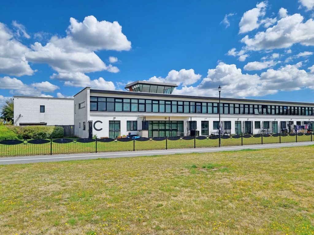 Property photo 1 of 35