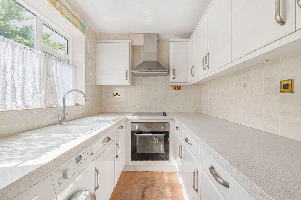 Property photo 2 of 16 Photo 1